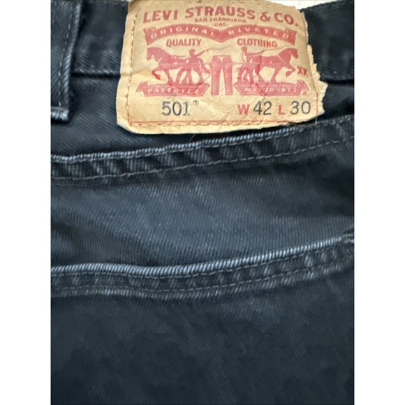 Levi's 501 Black Denim Jeans Mens W42 L30 Classic Fit - Picture 2 of 6